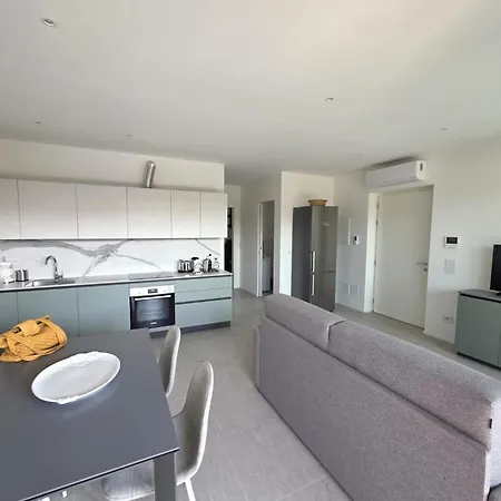 Luxury Flat With Terrace In With Pool Lägenhet Affi