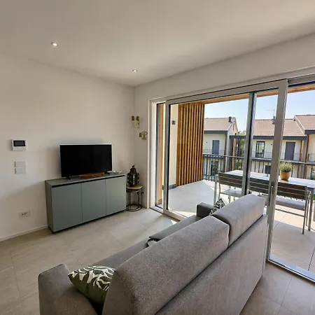 Luxury Flat With Terrace In With Pool Lägenhet Affi