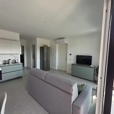 Luxury Flat With Terrace In With Pool *